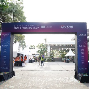 Race photo from LINTAS TEKNOLOGI SOLUTIONS DAY