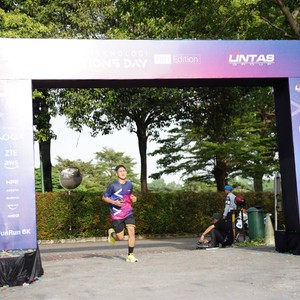 Race photo from LINTAS TEKNOLOGI SOLUTIONS DAY