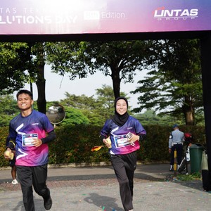 Race photo from LINTAS TEKNOLOGI SOLUTIONS DAY