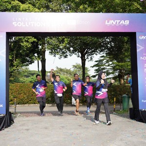 Race photo from LINTAS TEKNOLOGI SOLUTIONS DAY