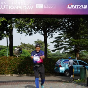 Race photo from LINTAS TEKNOLOGI SOLUTIONS DAY