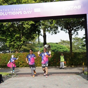 Race photo from LINTAS TEKNOLOGI SOLUTIONS DAY