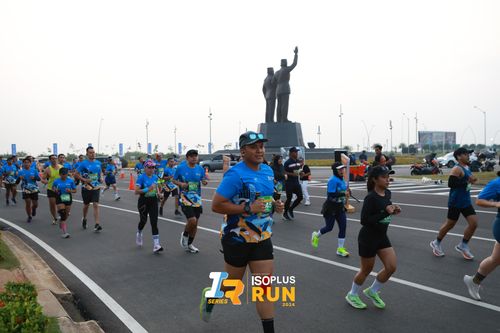 Race photo from ISOPlus Run 2024 Jakarta