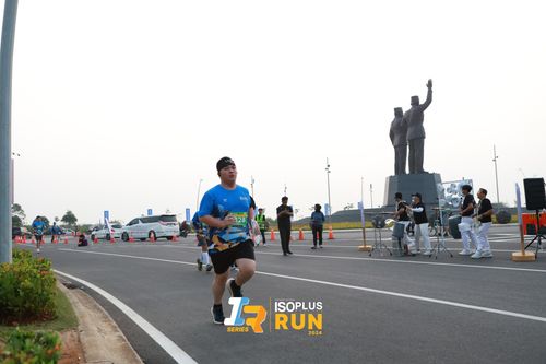 Race photo from ISOPlus Run 2024 Jakarta