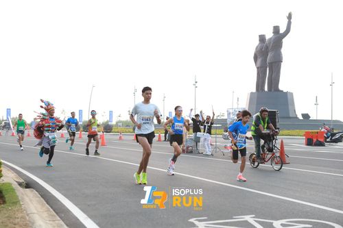 Race photo from ISOPlus Run 2024 Jakarta