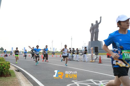 Race photo from ISOPlus Run 2024 Jakarta