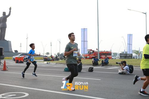 Race photo from ISOPlus Run 2024 Jakarta