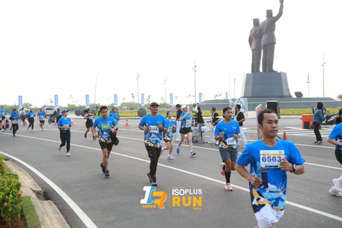 Race photo from ISOPlus Run 2024 Jakarta