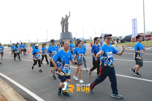 Race photo from ISOPlus Run 2024 Jakarta