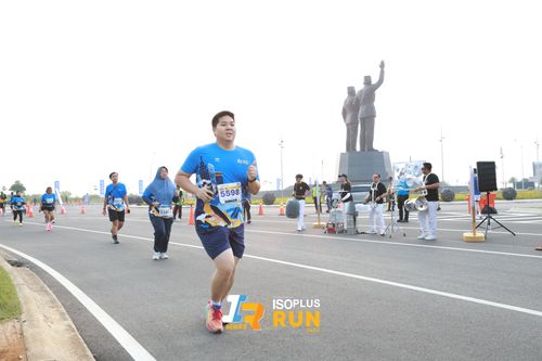 Race photo from ISOPlus Run 2024 Jakarta