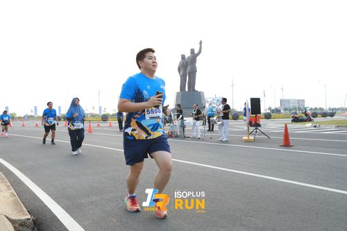 Race photo from ISOPlus Run 2024 Jakarta