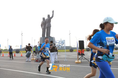 Race photo from ISOPlus Run 2024 Jakarta