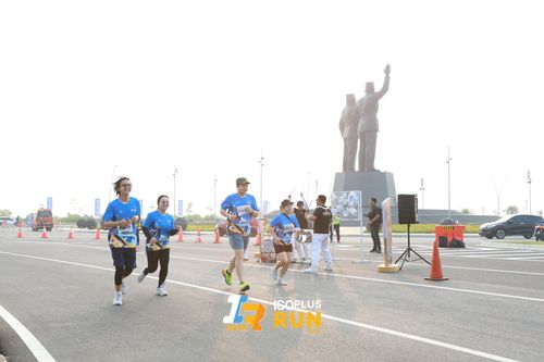 Race photo from ISOPlus Run 2024 Jakarta