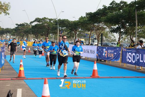Race photo from ISOPlus Run 2024 Jakarta