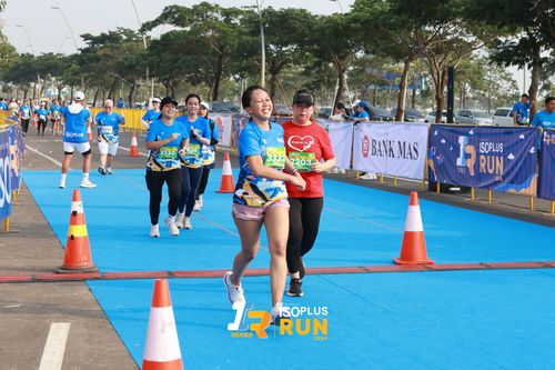 Race photo from ISOPlus Run 2024 Jakarta