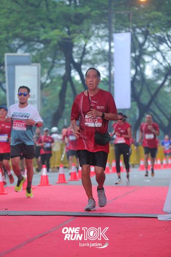 Race photo from ONE RUN 10 K