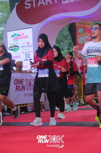 Race photo from ONE RUN 10 K