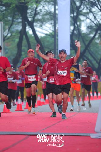 Race photo from ONE RUN 10 K