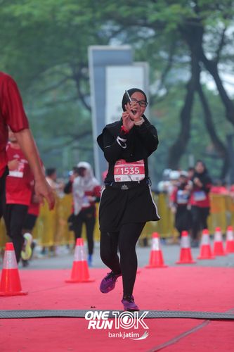 Race photo from ONE RUN 10 K