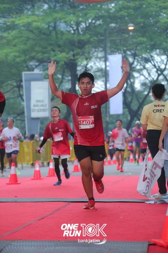 Race photo from ONE RUN 10 K