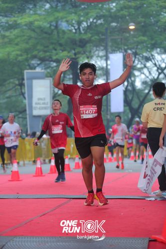 Race photo from ONE RUN 10 K