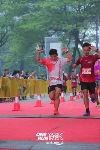 Race photo from ONE RUN 10 K