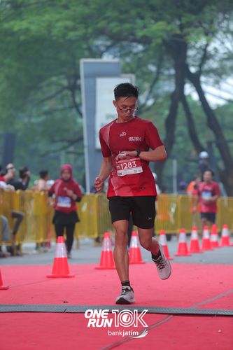Race photo from ONE RUN 10 K