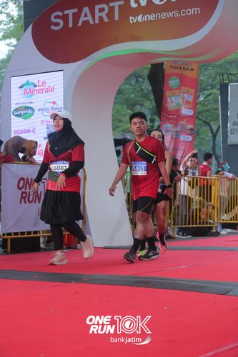 Race photo from ONE RUN 10 K