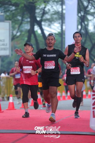 Race photo from ONE RUN 10 K