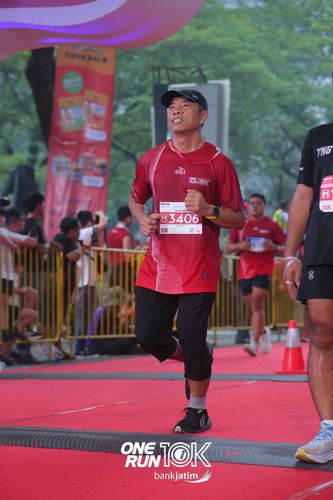 Race photo from ONE RUN 10 K