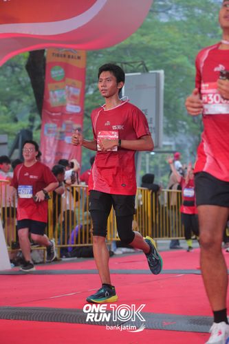 Race photo from ONE RUN 10 K