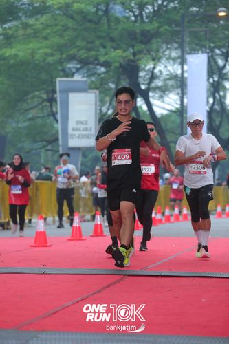 Race photo from ONE RUN 10 K