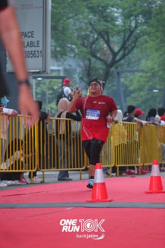 Race photo from ONE RUN 10 K