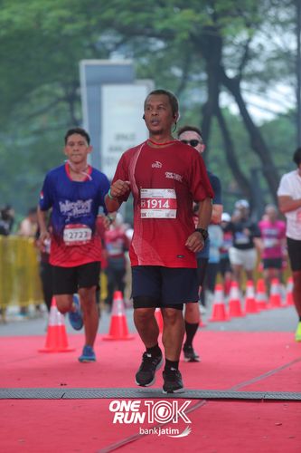 Race photo from ONE RUN 10 K