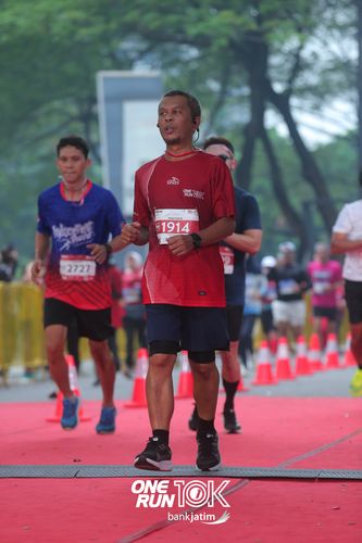 Race photo from ONE RUN 10 K