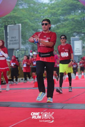 Race photo from ONE RUN 10 K