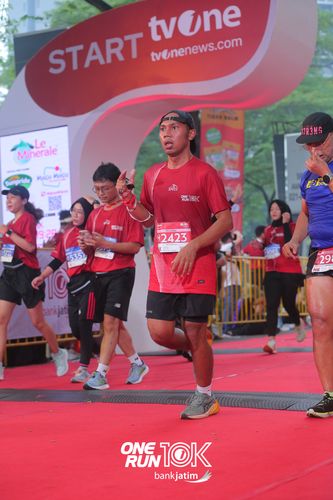 Race photo from ONE RUN 10 K
