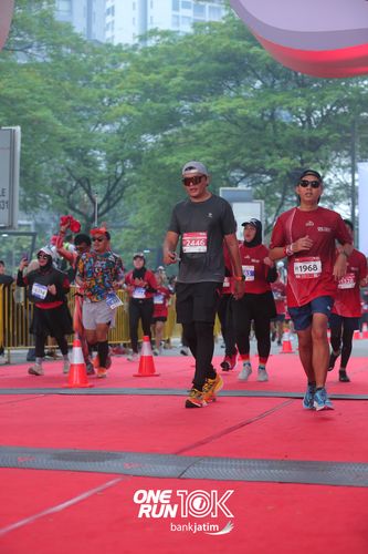 Race photo from ONE RUN 10 K