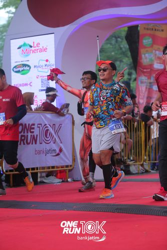 Race photo from ONE RUN 10 K