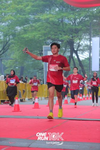 Race photo from ONE RUN 10 K