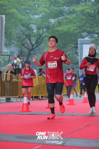 Race photo from ONE RUN 10 K