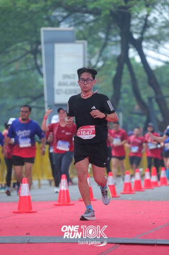 Race photo from ONE RUN 10 K