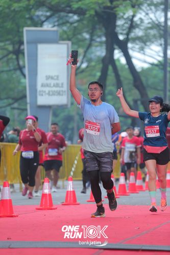 Race photo from ONE RUN 10 K