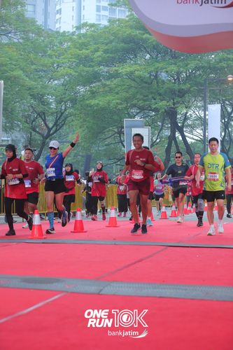 Race photo from ONE RUN 10 K