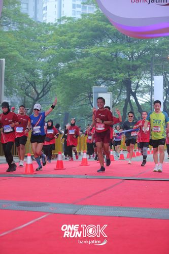 Race photo from ONE RUN 10 K