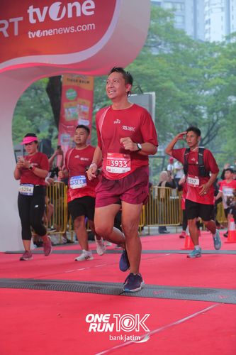 Race photo from ONE RUN 10 K