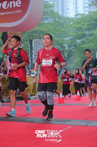 Race photo from ONE RUN 10 K
