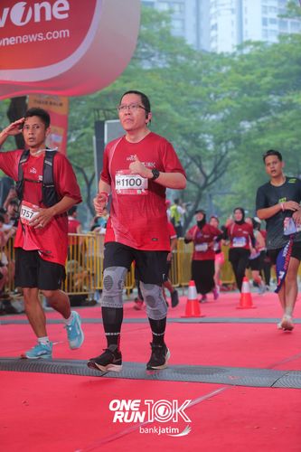 Race photo from ONE RUN 10 K