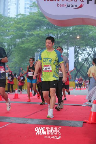 Race photo from ONE RUN 10 K