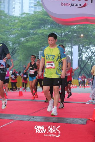 Race photo from ONE RUN 10 K